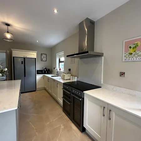 54 Stracomer Hill Bundoran * Single Street